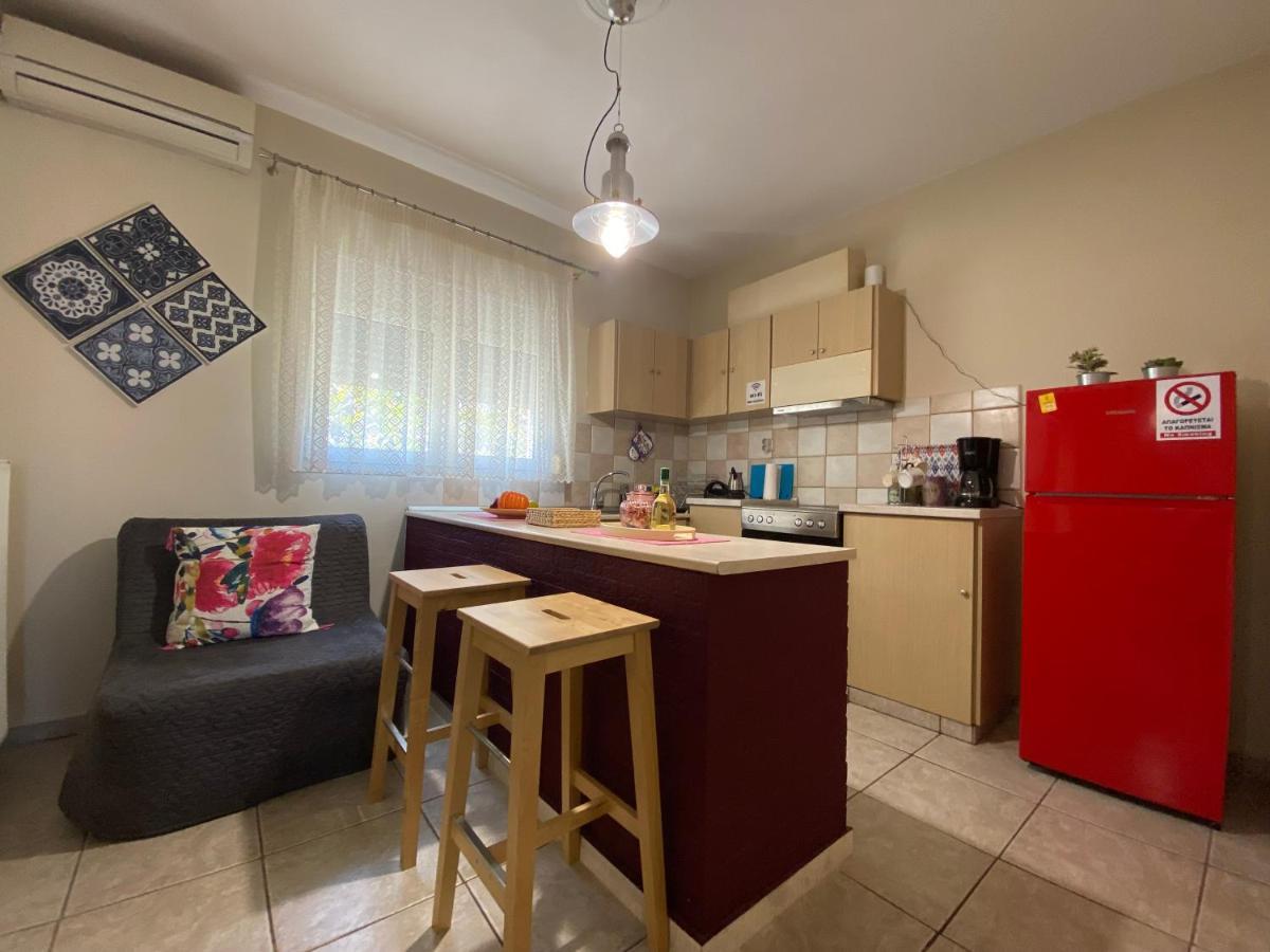 Cozy And Quiet Mini City Apartment Trikala  Bagian luar foto