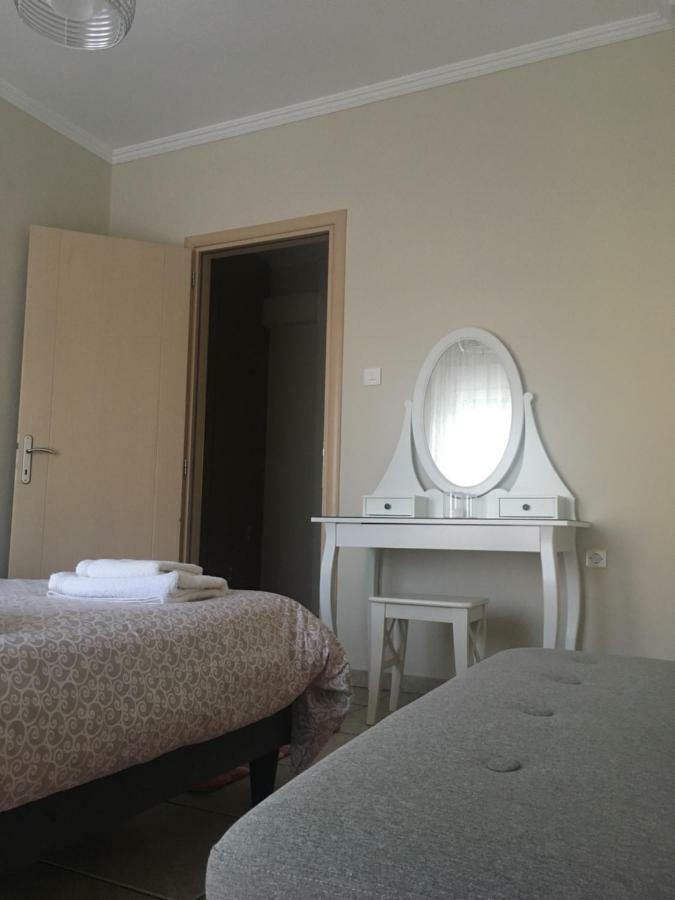 Cozy And Quiet Mini City Apartment Trikala  Bagian luar foto